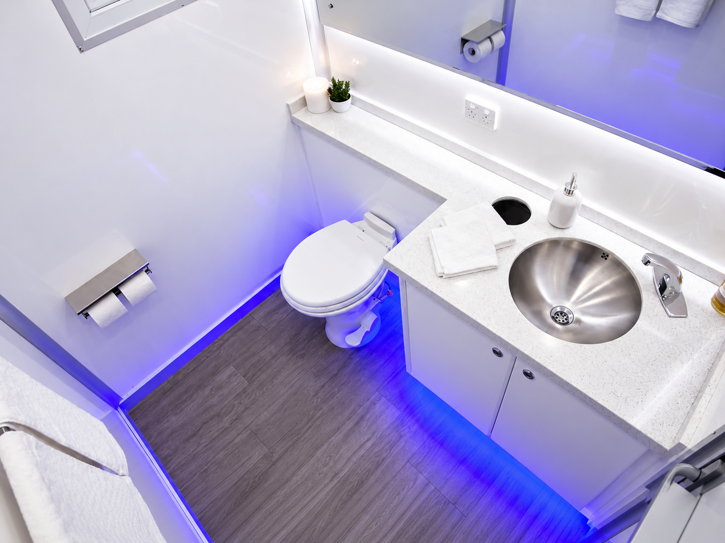 luxury toilet hire